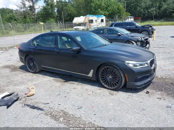 WBA7F2C33HG543843 2017 BMW 7ER - Image 1