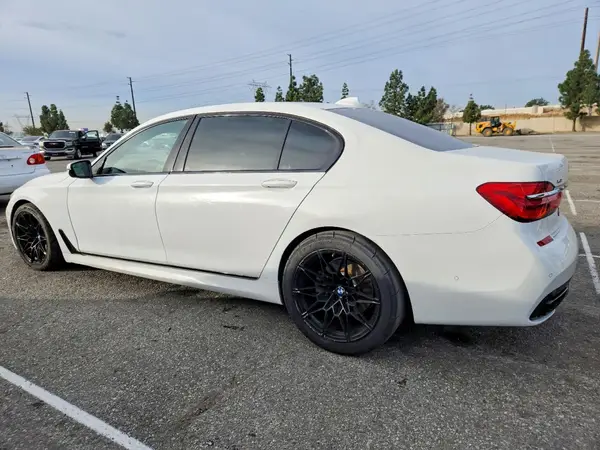 WBA7F2C34HG423193 2017 BMW 7ER - Image 2