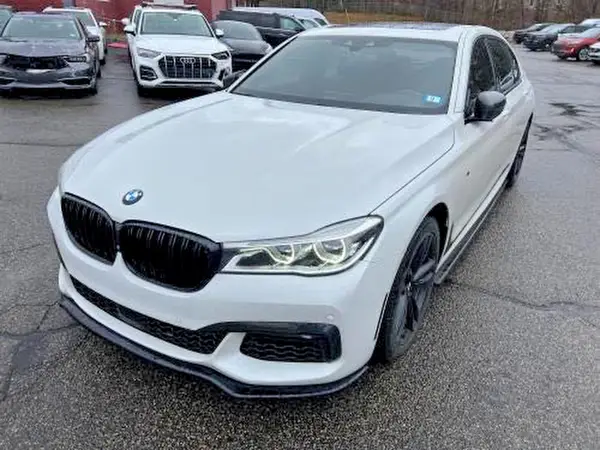 WBA7F2C38HG423052 2017 BMW 7ER - Image 2