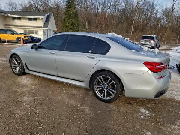 WBA7F2C39HG423075 2017 BMW 7ER - Image 2