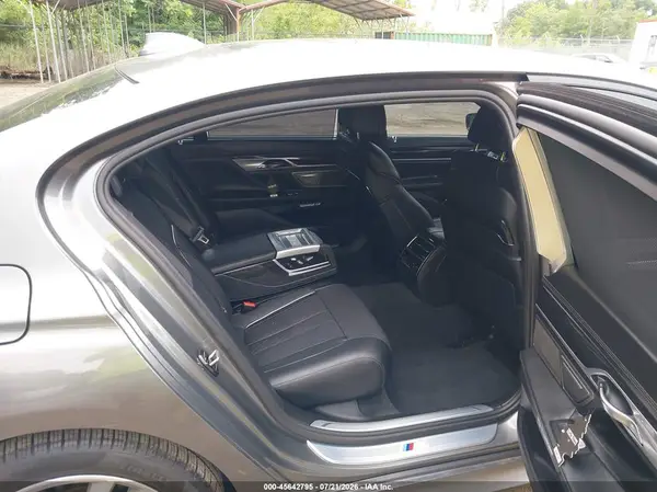 WBA7F2C50HG421605 2017 BMW 7ER - Image 8