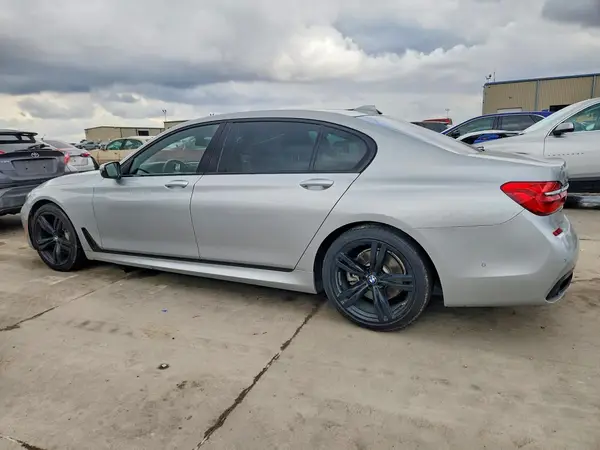 WBA7F2C50JB238160 2018 BMW 7ER - Image 2