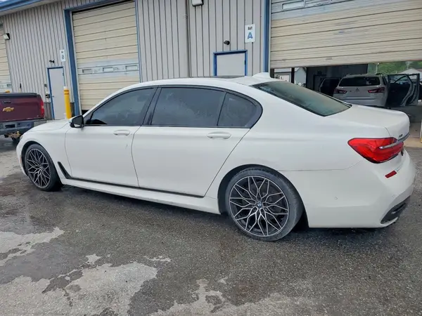 WBA7F2C50JG423747 2018 BMW 7ER - Image 2