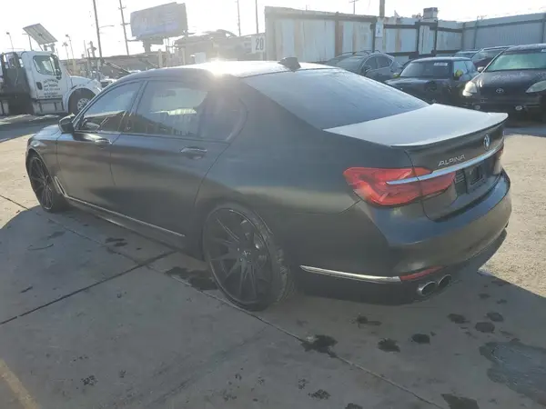 WBA7F2C50JG856386 2018 BMW 7ER - Image 2