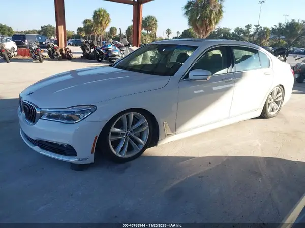 WBA7F2C51GG417318 2016 BMW 7ER - Image 2