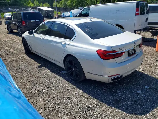 WBA7F2C51GG419358 2016 BMW 7ER - Image 2