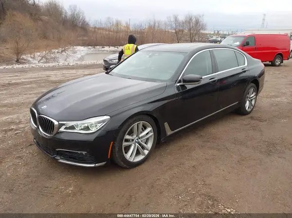 WBA7F2C52GG416291 2016 BMW 7ER - Image 2