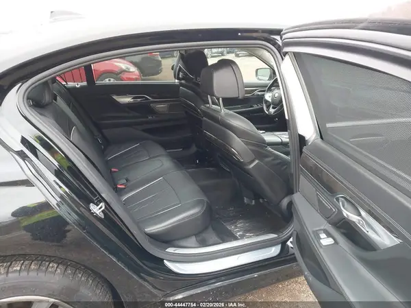WBA7F2C52GG416291 2016 BMW 7ER - Image 8