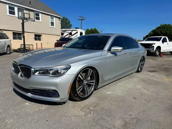 WBA7F2C52GG418042 2016 BMW 7ER - Image 1