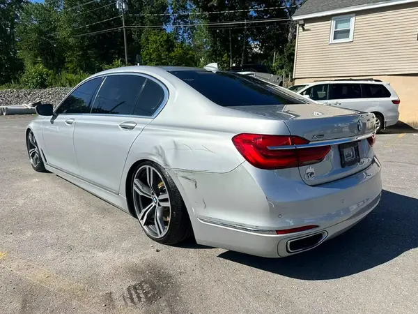 WBA7F2C52GG418042 2016 BMW 7ER - Image 2