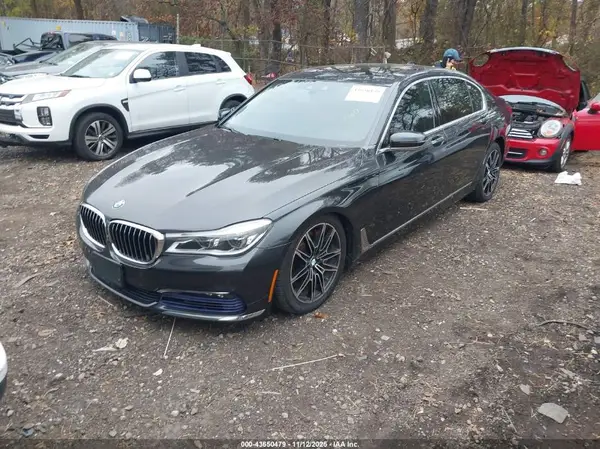 WBA7F2C52HG421220 2017 BMW 7ER - Image 2