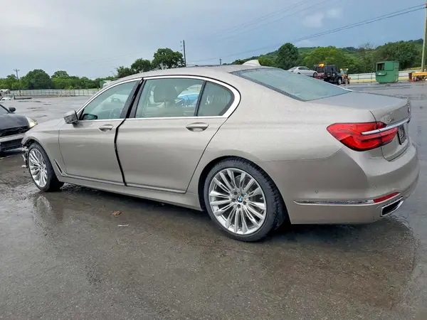 WBA7F2C52HG421878 2017 BMW 7ER - Image 2