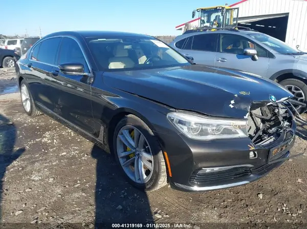 WBA7F2C52HG422187 2017 BMW 7ER - Image 1