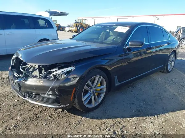 WBA7F2C52HG422187 2017 BMW 7ER - Image 2