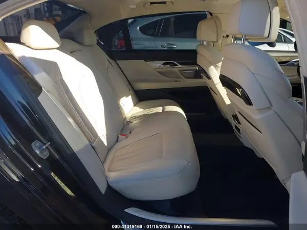 WBA7F2C52HG422187 2017 BMW 7ER - Image 8