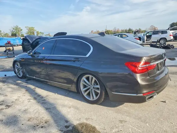 WBA7F2C52JG423541 2018 BMW 7ER - Image 2