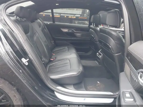 WBA7F2C52KB239277 2019 BMW 7ER - Image 8