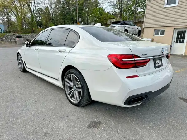 WBA7F2C52KB240316 2019 BMW 7ER - Image 2