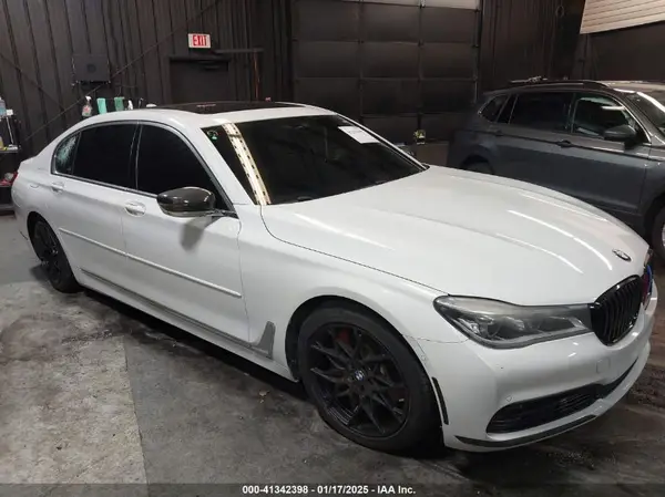 WBA7F2C53GG418700 2016 BMW 7ER - Image 1