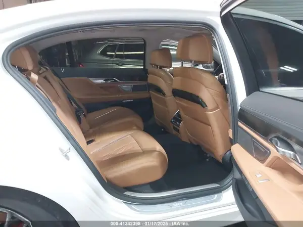 WBA7F2C53GG418700 2016 BMW 7ER - Image 8