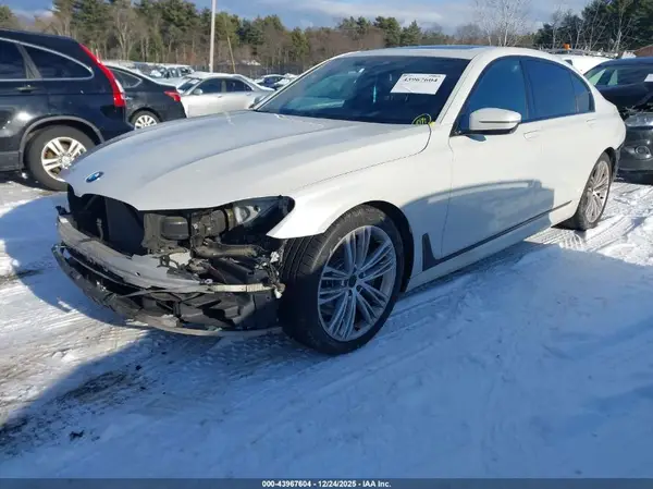 WBA7F2C53GG420124 2016 BMW 7ER - Image 2
