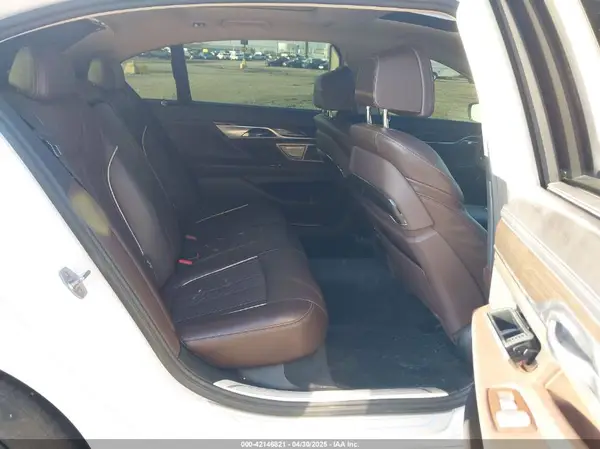 WBA7F2C53GG420821 2016 BMW 7ER - Image 8