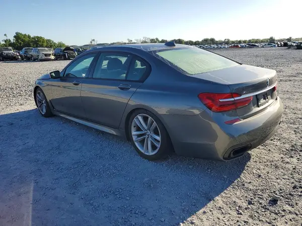 WBA7F2C53HG421565 2017 BMW 7ER - Image 2