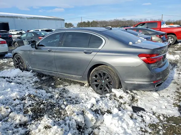 WBA7F2C53HG422036 2017 BMW 7ER - Image 2