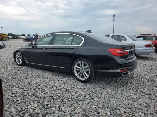 WBA7F2C53JB238475 2018 BMW 7ER - Image 2