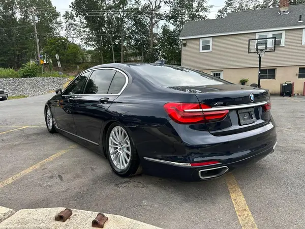 WBA7F2C53JB238587 2018 BMW 7ER - Image 2