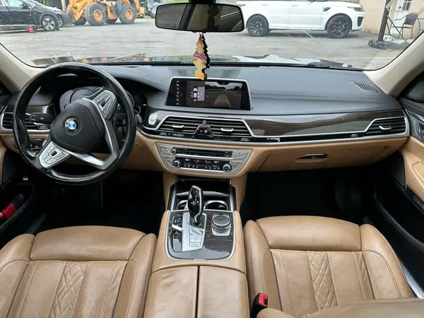 WBA7F2C53JB238587 2018 BMW 7ER - Image 8