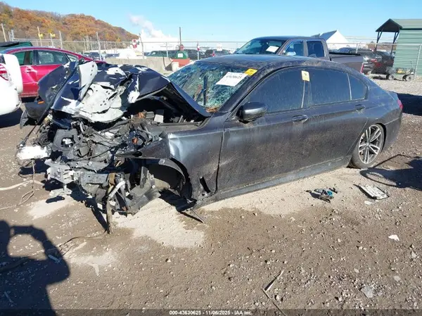 WBA7F2C53JB238766 2018 BMW 7ER - Image 2