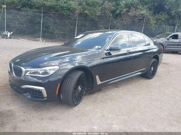 WBA7F2C53KB240437 2019 BMW 7ER - Image 2