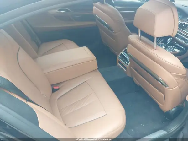 WBA7F2C53KB240437 2019 BMW 7ER - Image 8