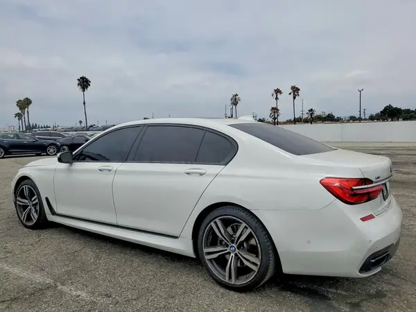 WBA7F2C54GG416258 2016 BMW 7ER - Image 2