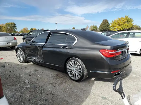 WBA7F2C54GG416731 2016 BMW 7ER - Image 2
