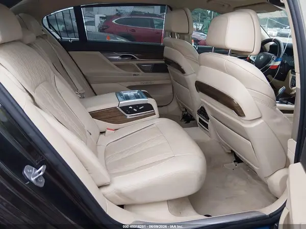 WBA7F2C54GG417989 2016 BMW 7ER - Image 8