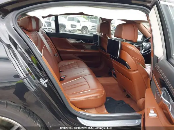 WBA7F2C54GG421198 2016 BMW 7ER - Image 8