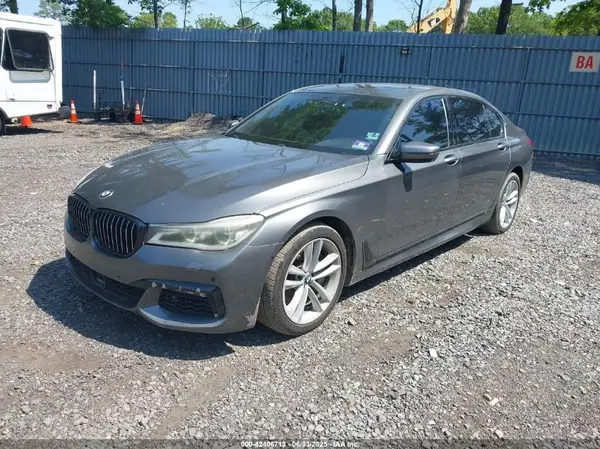 WBA7F2C54HG421509 2017 BMW 7ER - Image 2