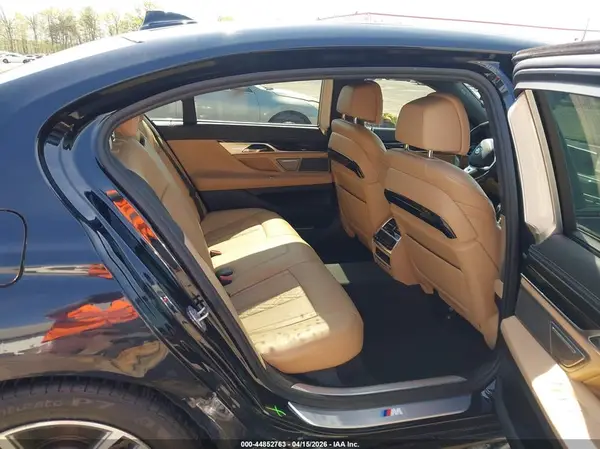 WBA7F2C55GG416902 2016 BMW 7ER - Image 8