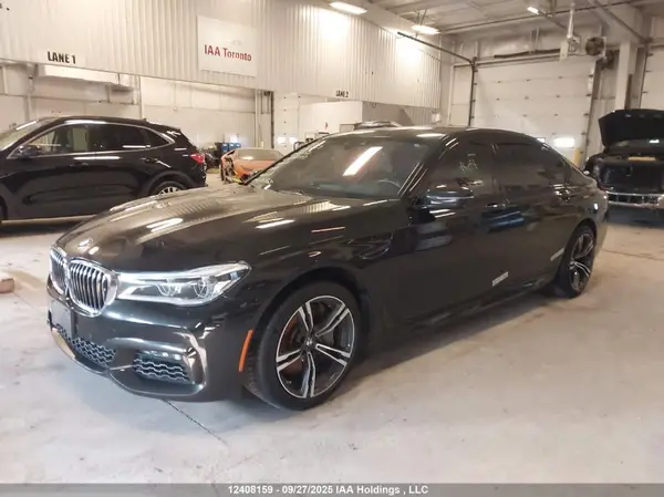 WBA7F2C55JB238770 2018 BMW 7ER - Image 2