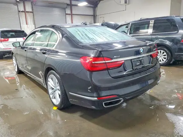 WBA7F2C55JG423923 2018 BMW 7ER - Image 2