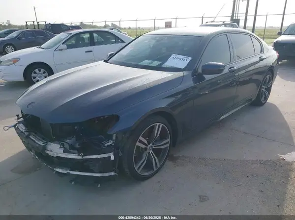 WBA7F2C56GG415192 2016 BMW 7ER - Image 2