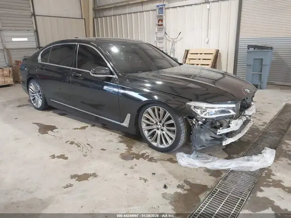 WBA7F2C56GG415712 2016 BMW 7ER - Image 1
