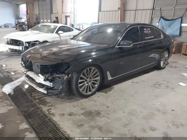 WBA7F2C56GG415712 2016 BMW 7ER - Image 2