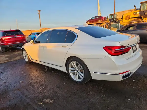 WBA7F2C56GG416181 2016 BMW 7ER - Image 2
