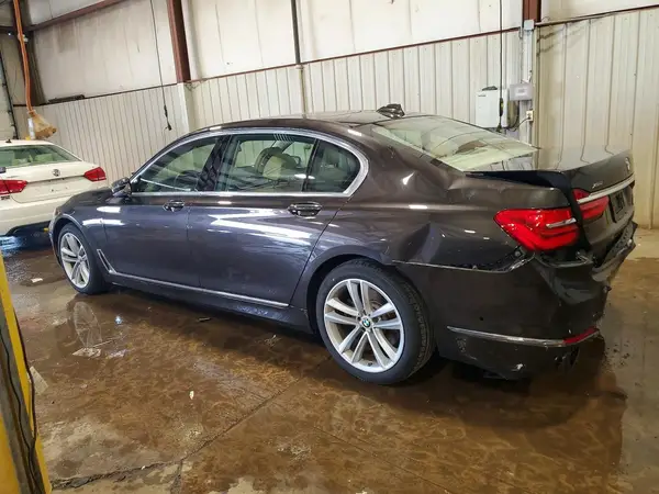WBA7F2C56GG416875 2016 BMW 7ER - Image 2