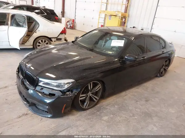 WBA7F2C56GG418562 2016 BMW 7ER - Image 2