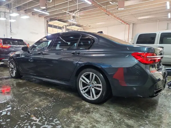 WBA7F2C56HG422631 2017 BMW 7ER - Image 2