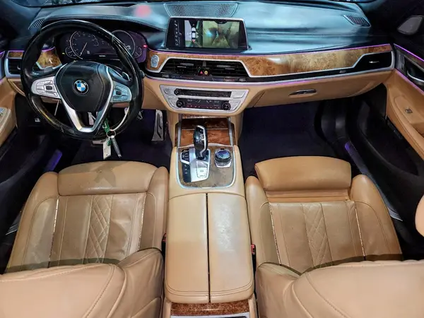 WBA7F2C56HG422631 2017 BMW 7ER - Image 8